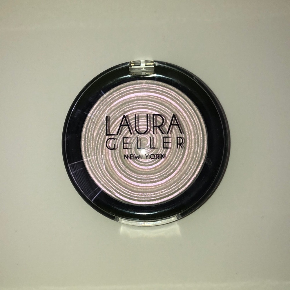 Highlighter- makeup